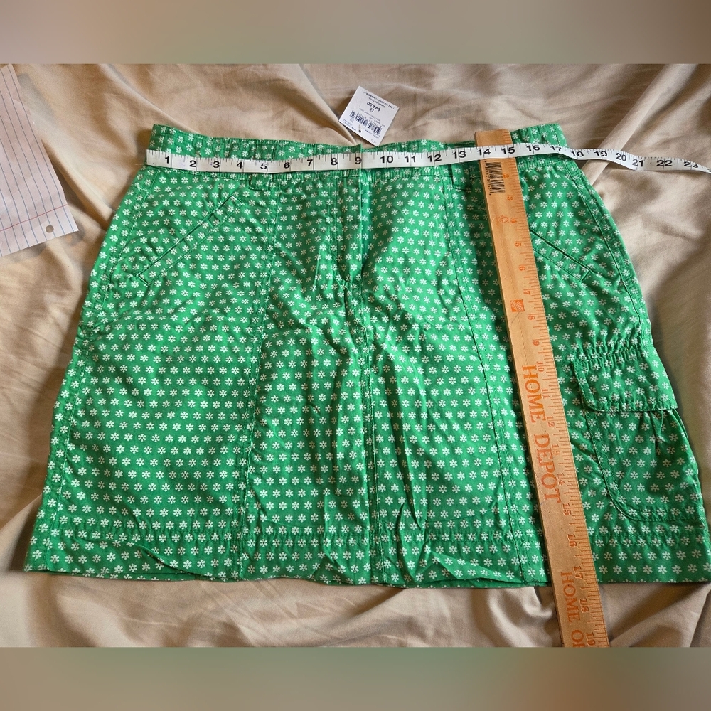 NWT - Lands End size 12 Green Floral Women's Skort